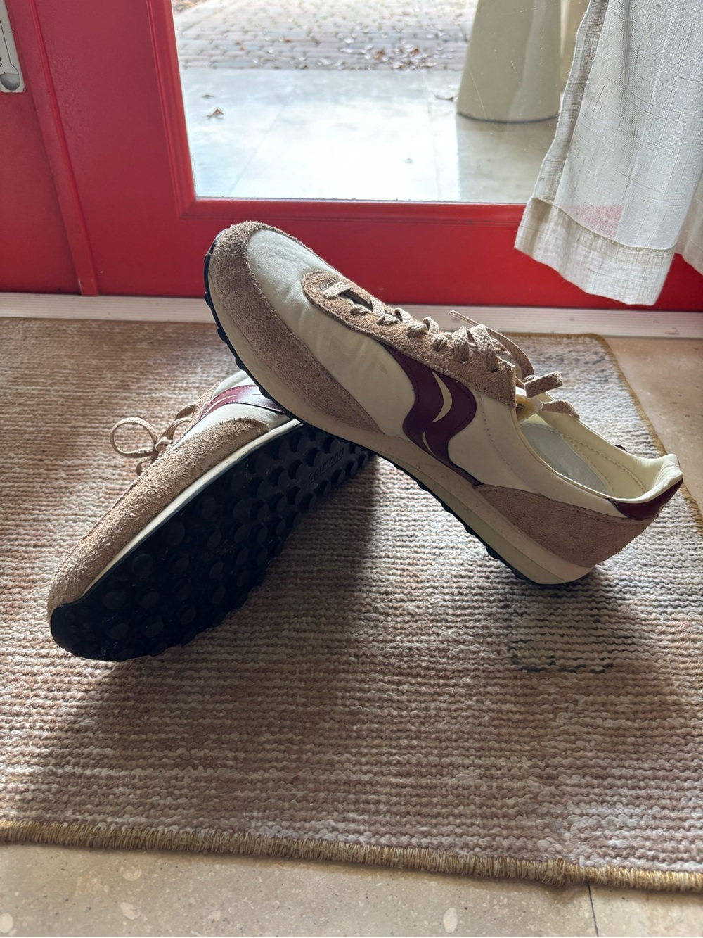 Saucony Men's Beige Cream and Maroon Retro Runner Sneakers